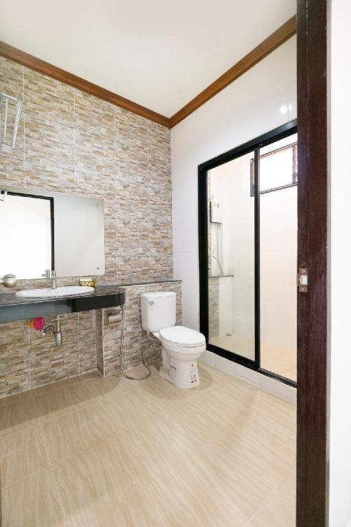 Oyo 732 Juthamas Hotel 2*