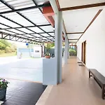 Oyo 732 Juthamas Hotel